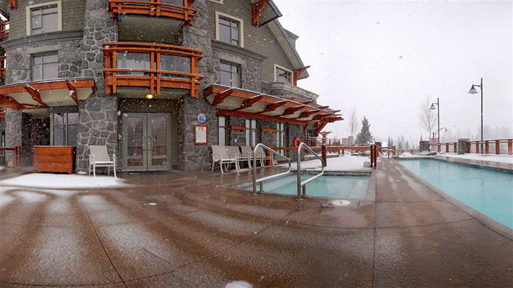 Pan Pacific Whistler Village Centre Exterior foto